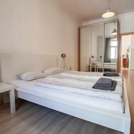 Апартаменты Vysehrad Apartmeet Прага